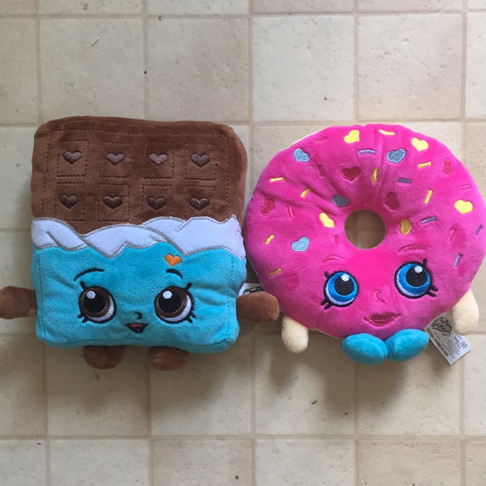 Set of Two Shopkins Plush Toys  🍩 & 🍫